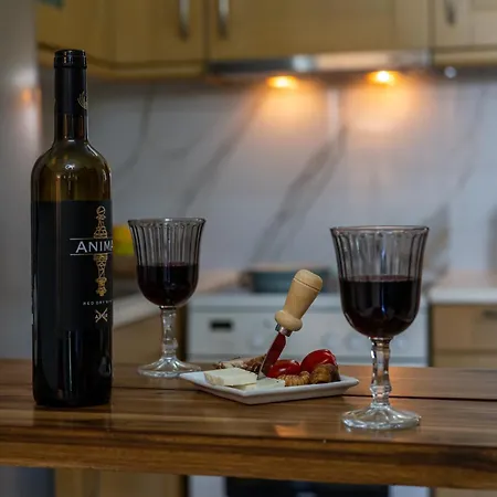 Nest Каламата